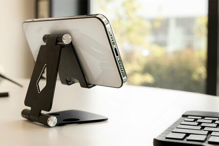 Mobiparts Phone Stand Holder Metal maat M - Zwart