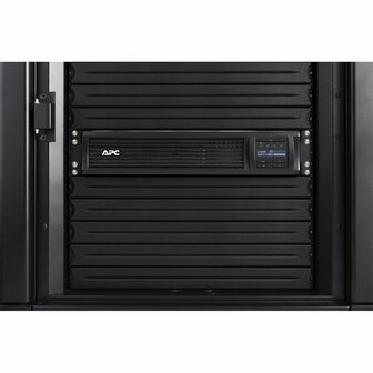 APC Smart-UPS SMT3000RMI2UC Noodstroomvoeding - 8x C13, 1x C19, USB, Rack Mountable, SmartConnect, 3000VA