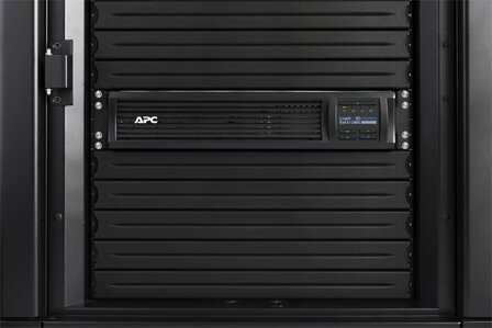 APC Smart-UPS SMT2200RMI2UC - 8x C13, 1x C19, USB, Rack Mountable, SmartConnect, 2200VA